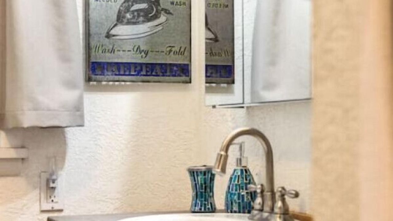 Photo of Bathroom in Central - Terry