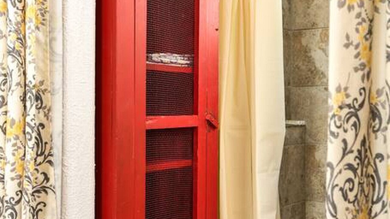 Photo of Bathroom in Central - Terry