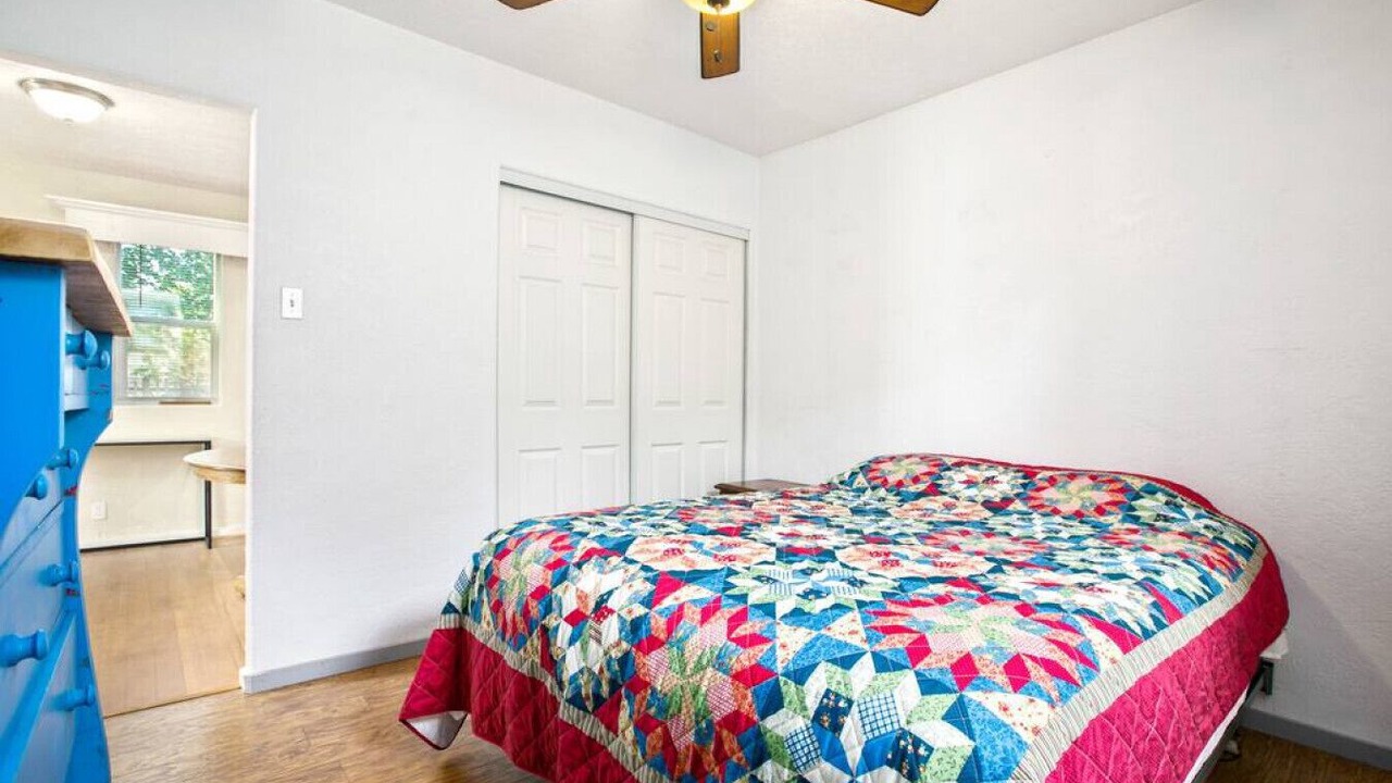 Photo of Bedroom in Central - Terry