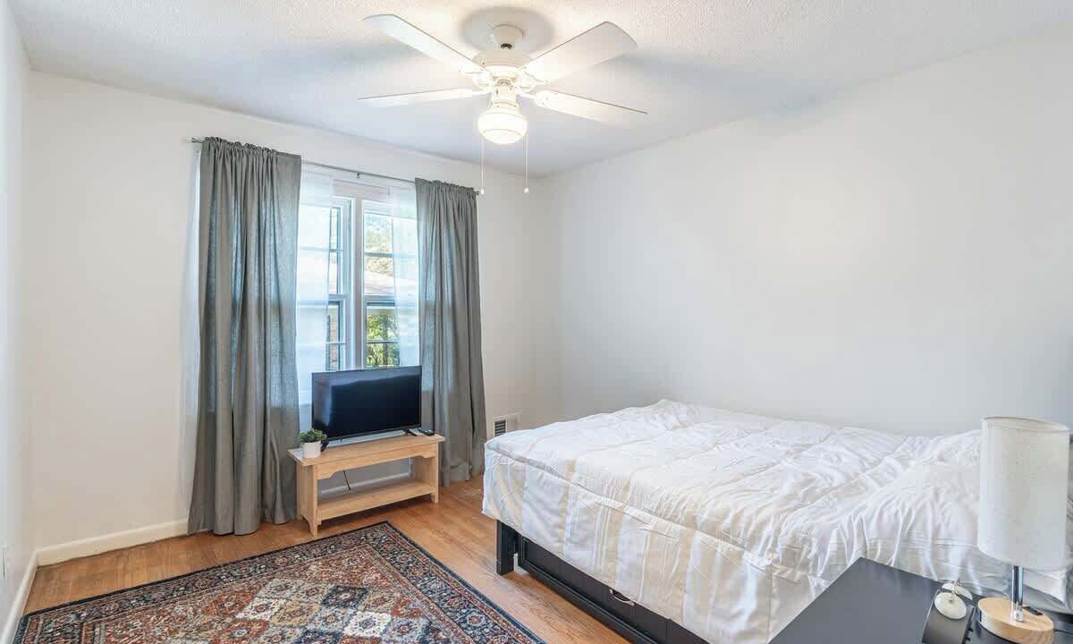 Photo of Bedroom in Forest Acres