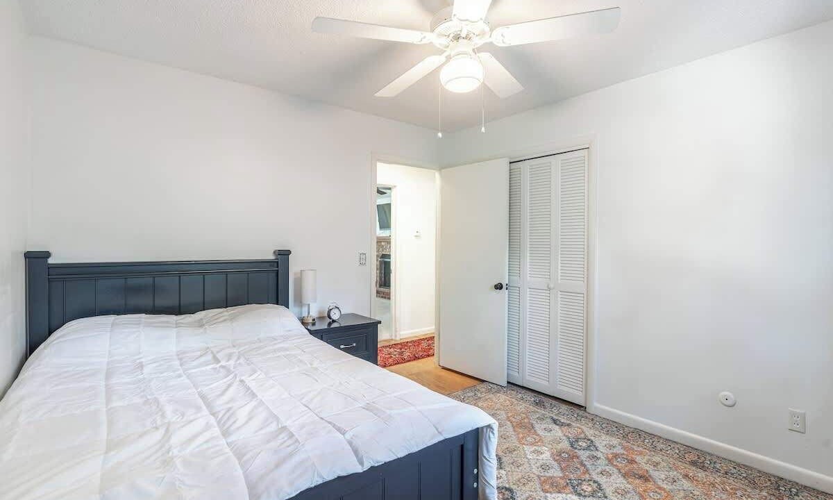 Photo of Bedroom in Forest Acres