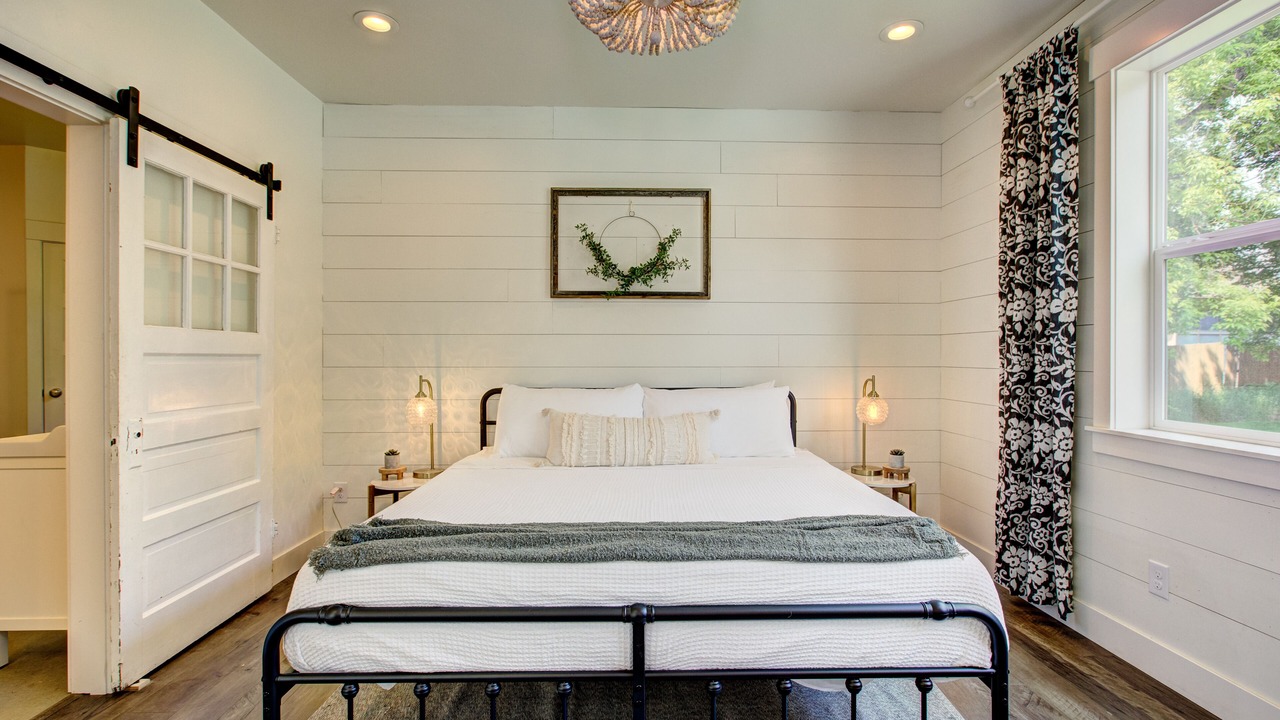 Photo of Bedroom in Maple Grove - Franklin