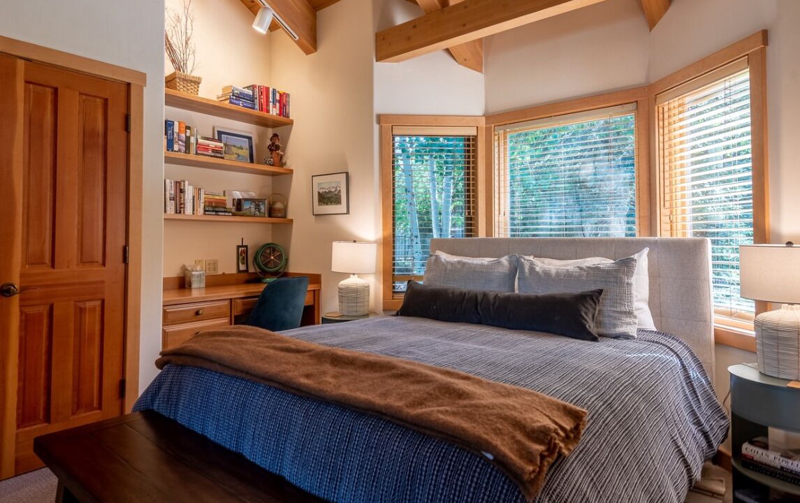 Photo of Bedroom in Elkhorn Village