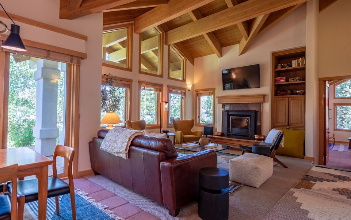 Photo of Livingroom in Elkhorn Village