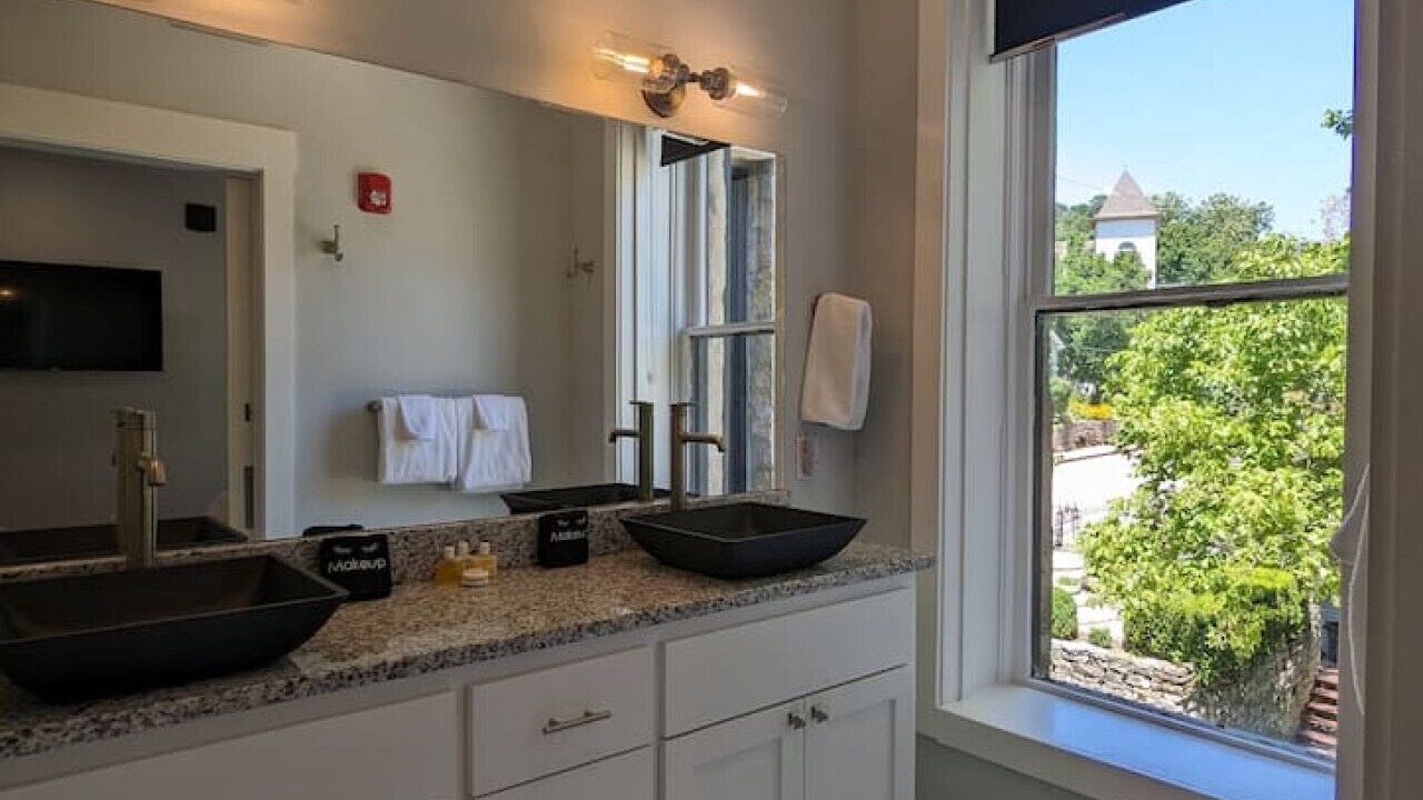 Photo of Bathroom in Eureka Springs Historic District