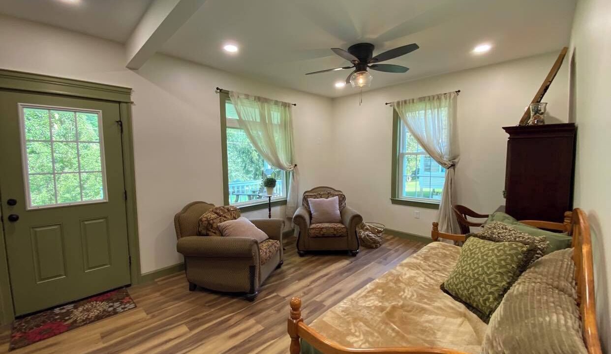 Photo of Livingroom in Brockton