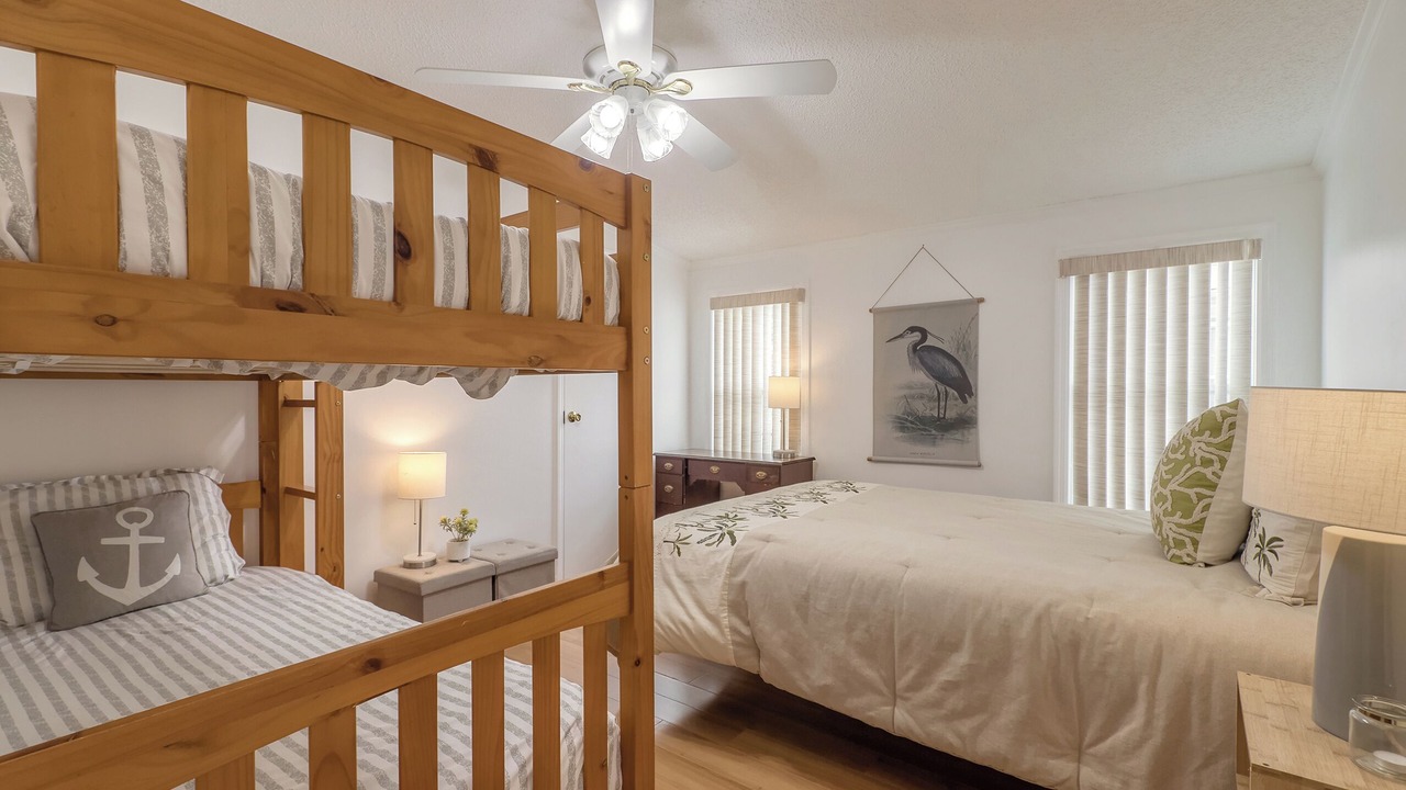 Photo of Bedroom in Edgewater