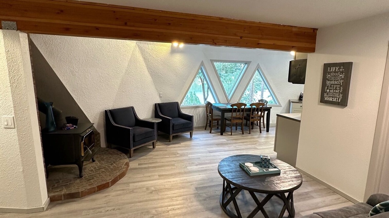 Photo of Livingroom in Nine Mile Falls
