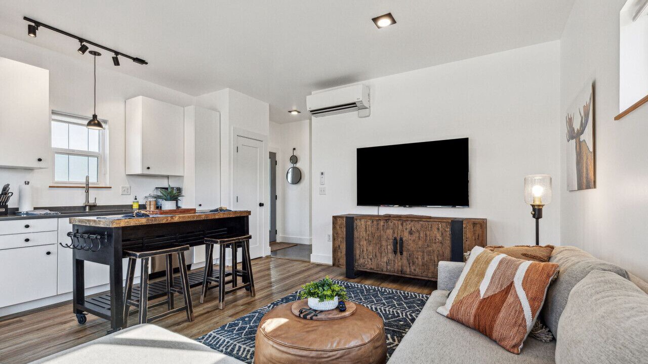 Photo of Livingroom in River Road