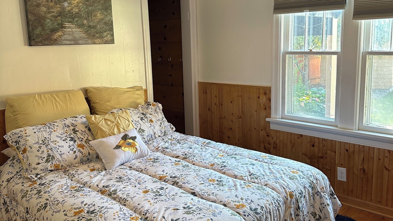 Photo of Bedroom in Central - Terry