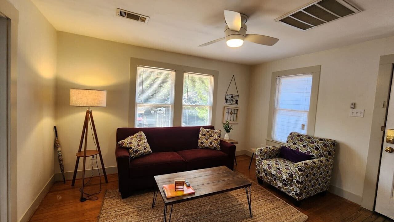 Photo of Livingroom in Woodland Heights