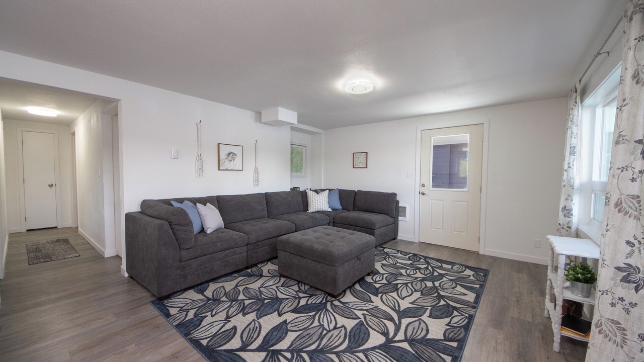 Photo of Livingroom in Newport
