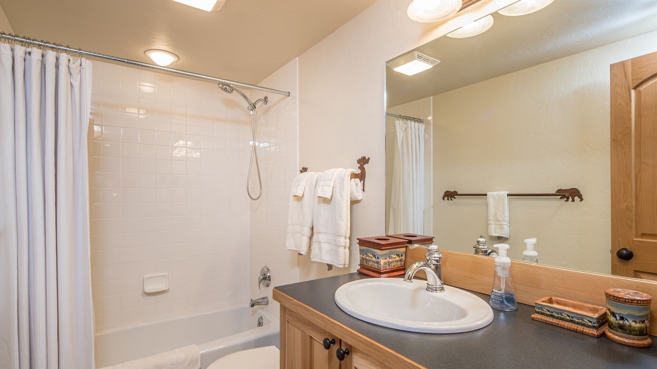 Photo of Bathroom in Powder Ridge
