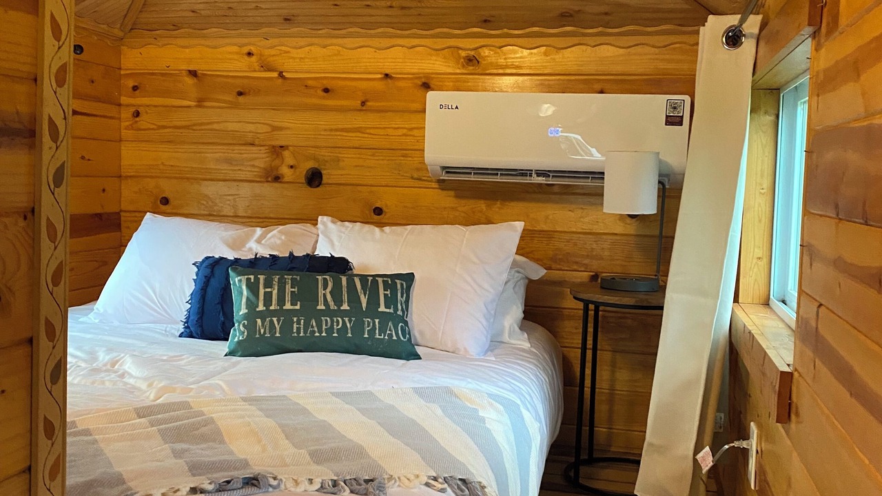 Photo of Bedroom in Decaturville