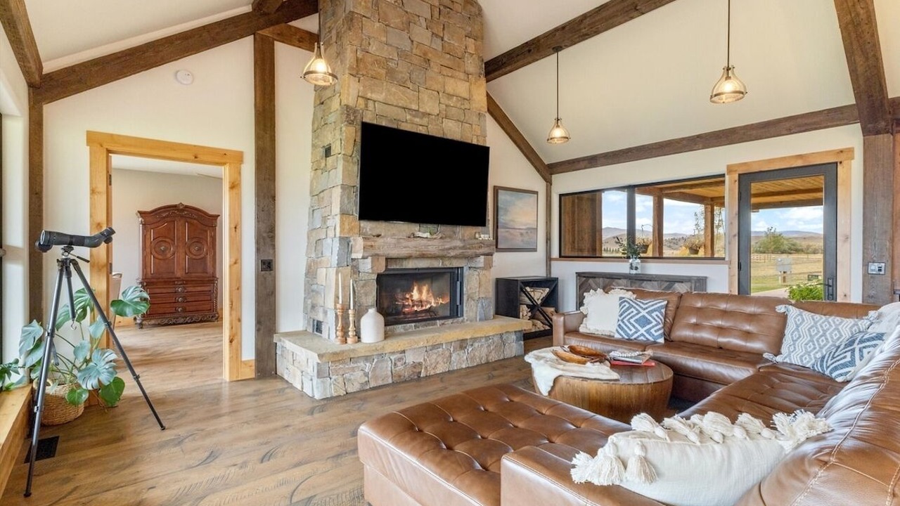 Photo of Livingroom in Livingston