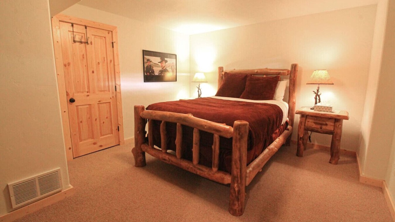 Photo of Bedroom in Lakeside