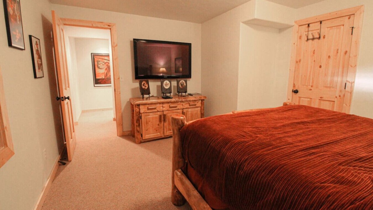 Photo of Bedroom in Lakeside