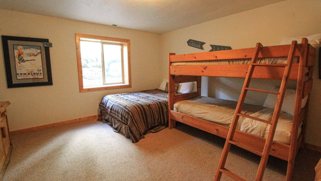 Photo of Bedroom in Lakeside