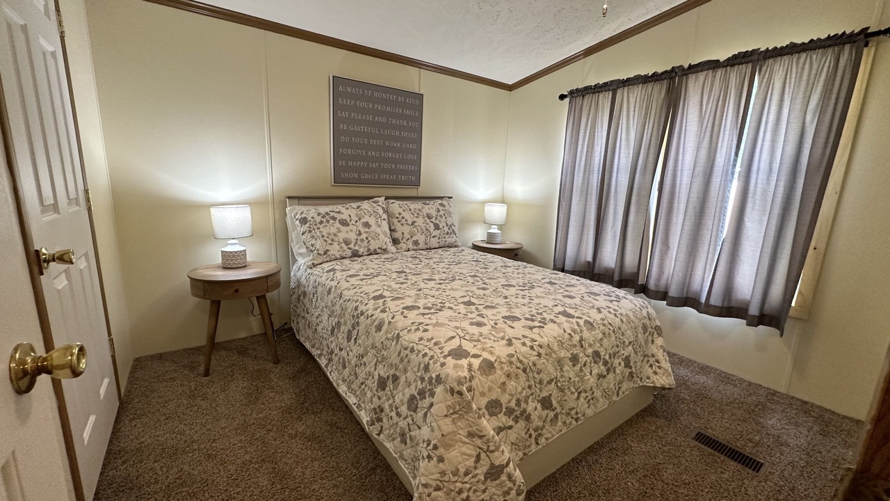 Photo of Bedroom in Nelsonville