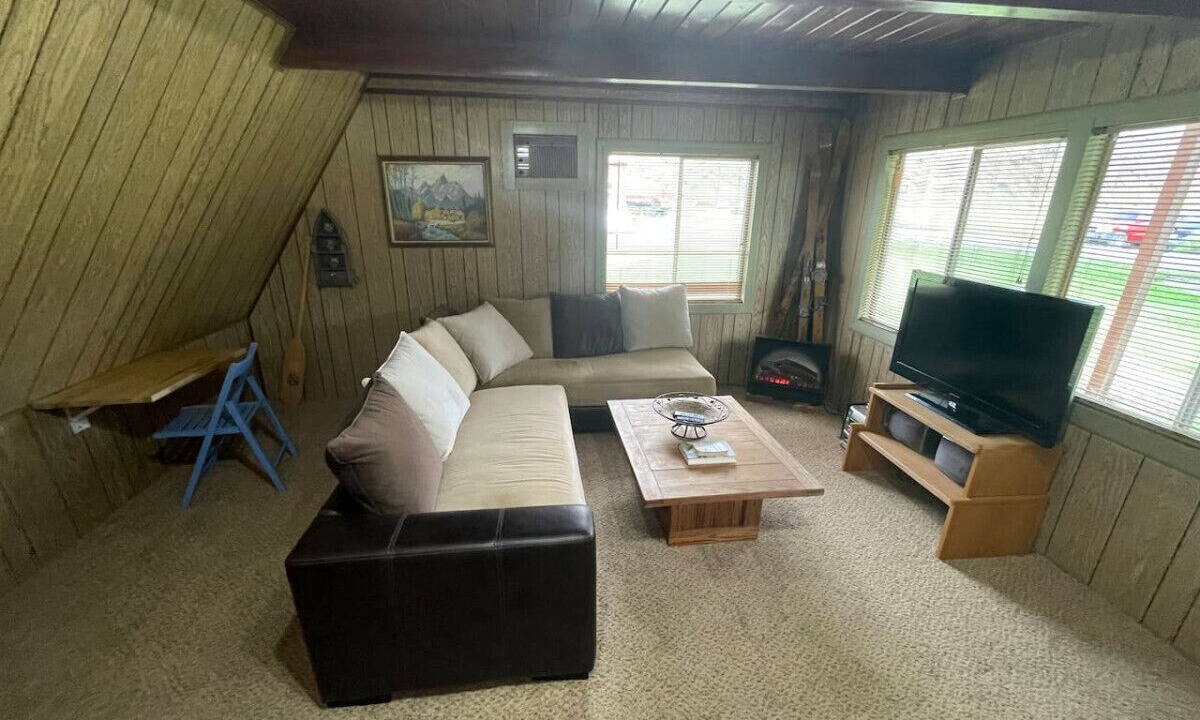 Photo of Livingroom in Salmon