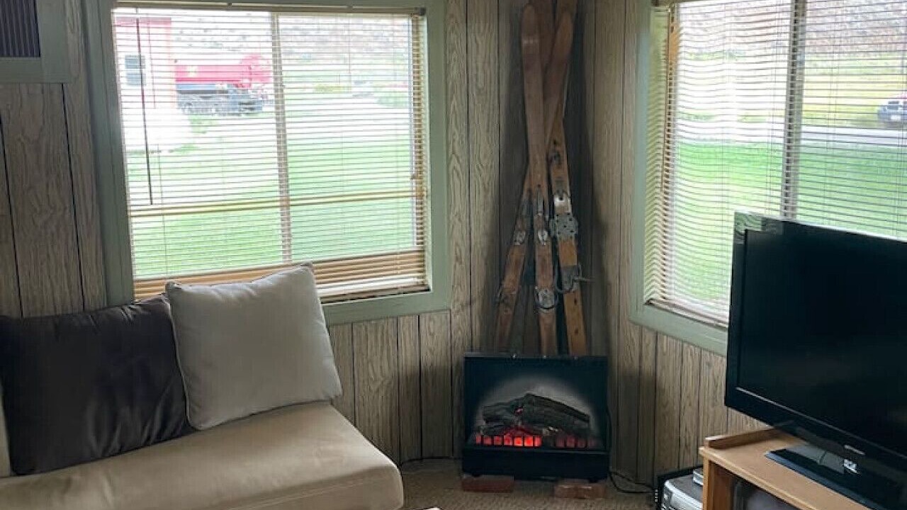 Photo of Livingroom in Salmon