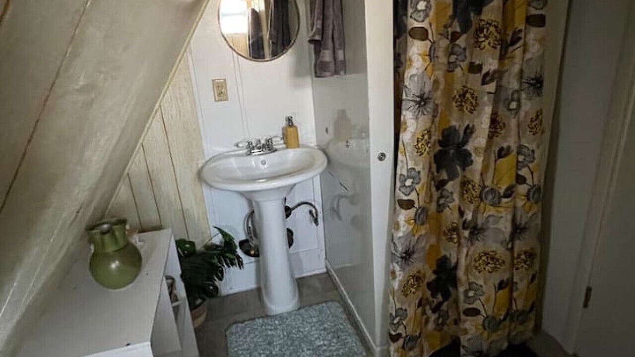 Photo of Bathroom in Salmon