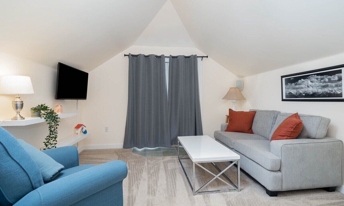 Photo of Livingroom in Fremont