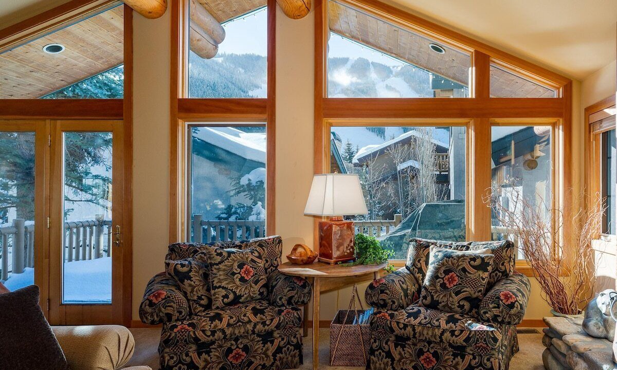 Photo of Livingroom in Warm Springs