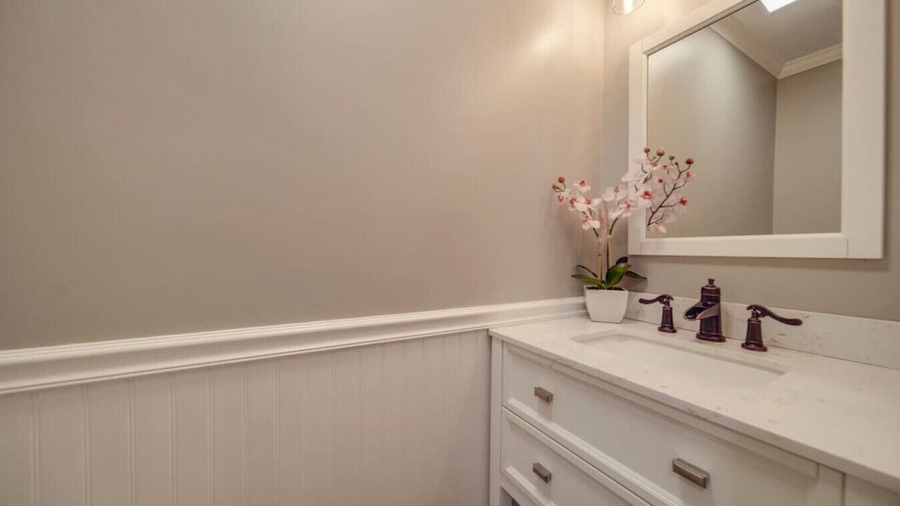 Photo of Bathroom in Bowling Green