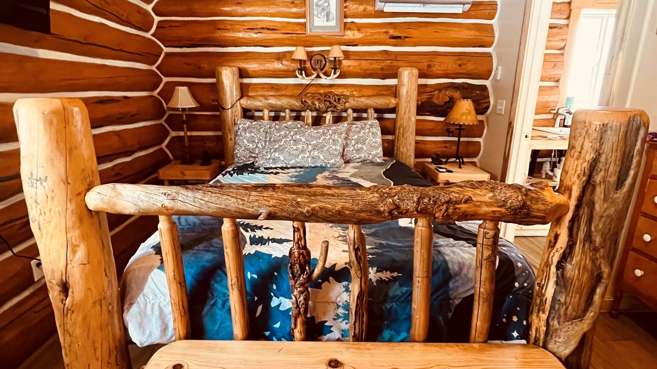 Photo of Bedroom in Salmon