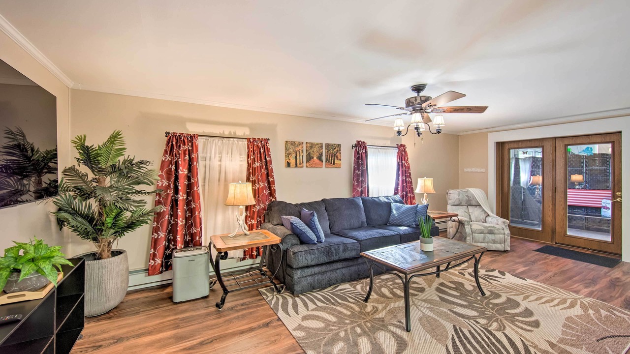 Photo of Livingroom in Moshannon