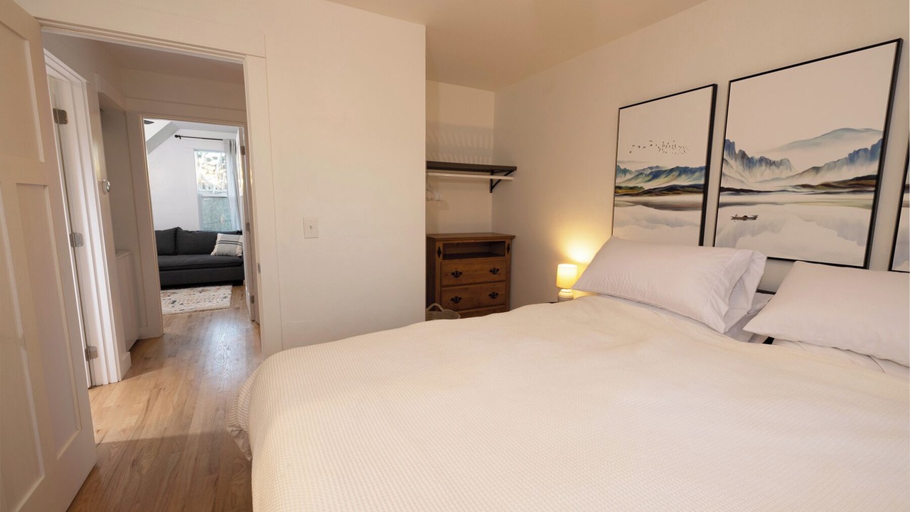 Photo of Bedroom in Riverfront