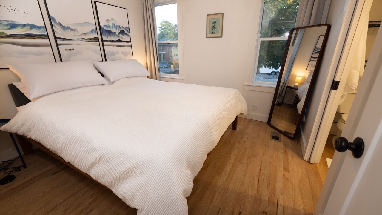 Photo of Bedroom in Riverfront