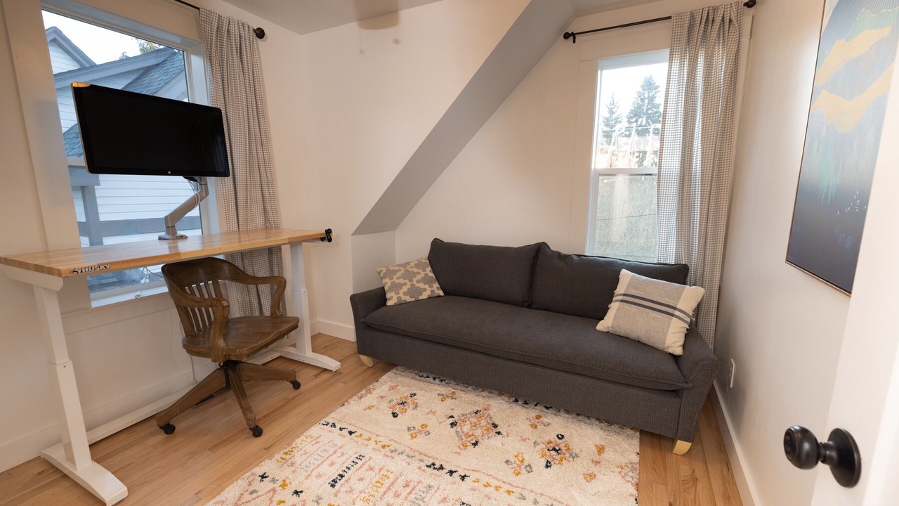 Photo of Livingroom in Riverfront
