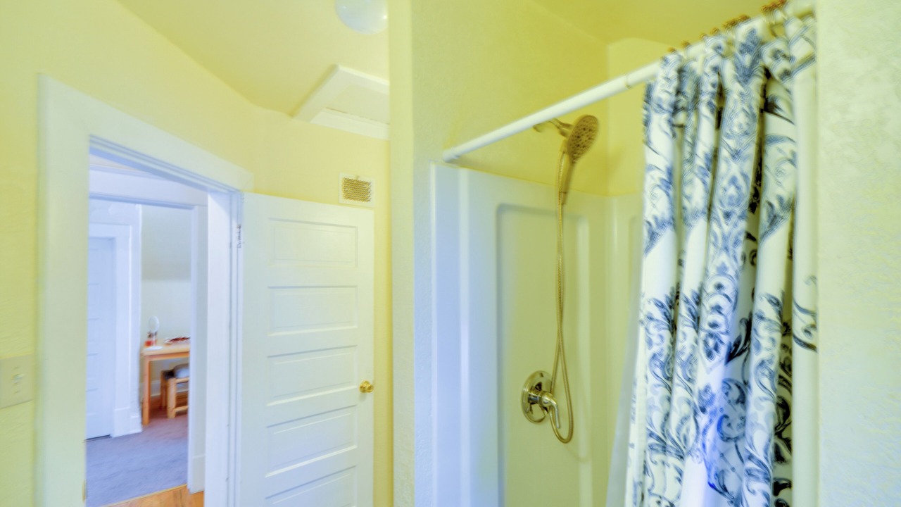 Photo of Bathroom in Central - Terry