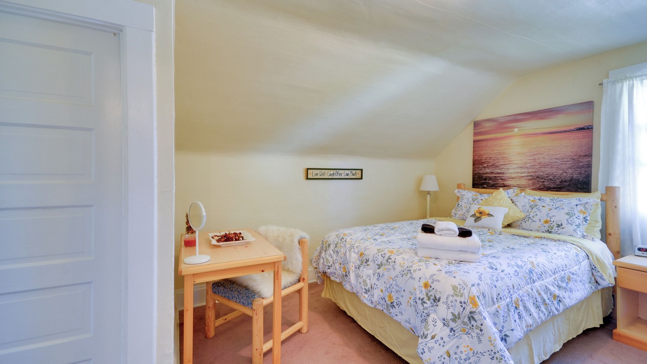 Photo of Bedroom in Central - Terry