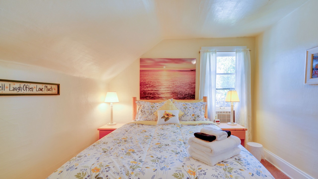 Photo of Bedroom in Central - Terry
