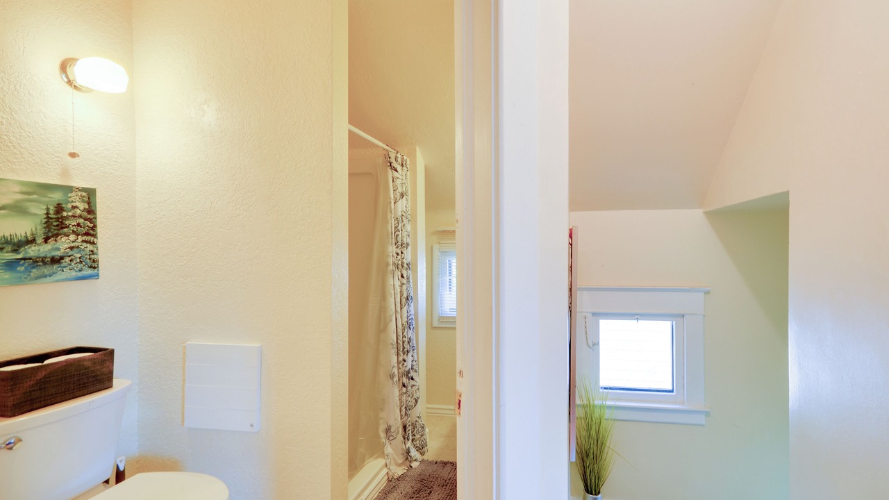 Photo of Bathroom in Central - Terry