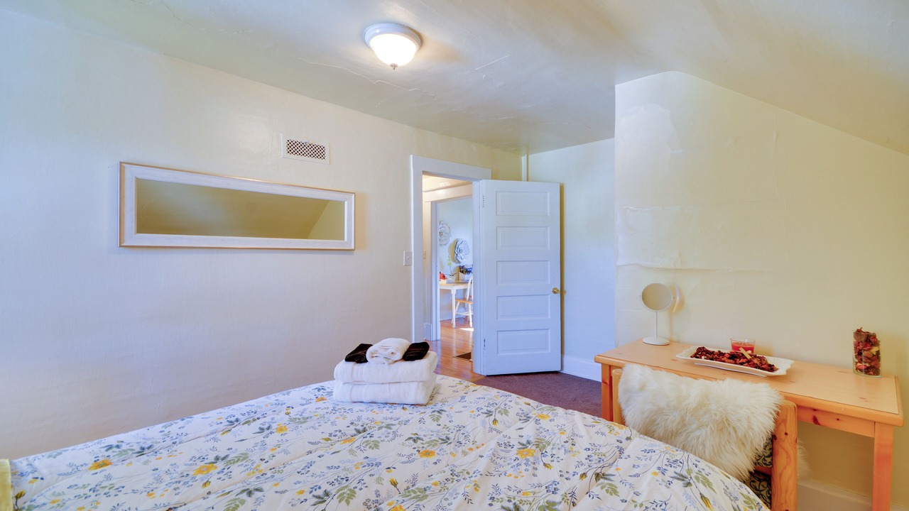 Photo of Bedroom in Central - Terry