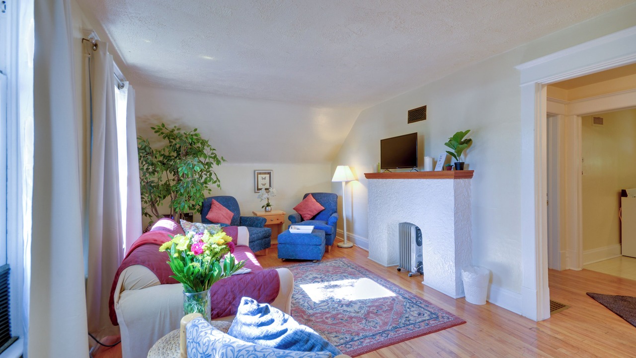 Photo of Bedroom in Central - Terry