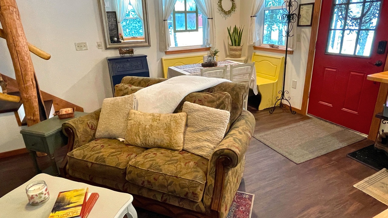 Photo of Livingroom in Sandpoint