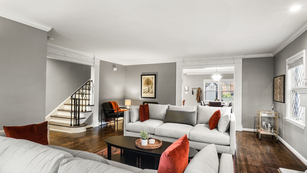 Photo of Livingroom in Dundee-Happy Hollow Historic District