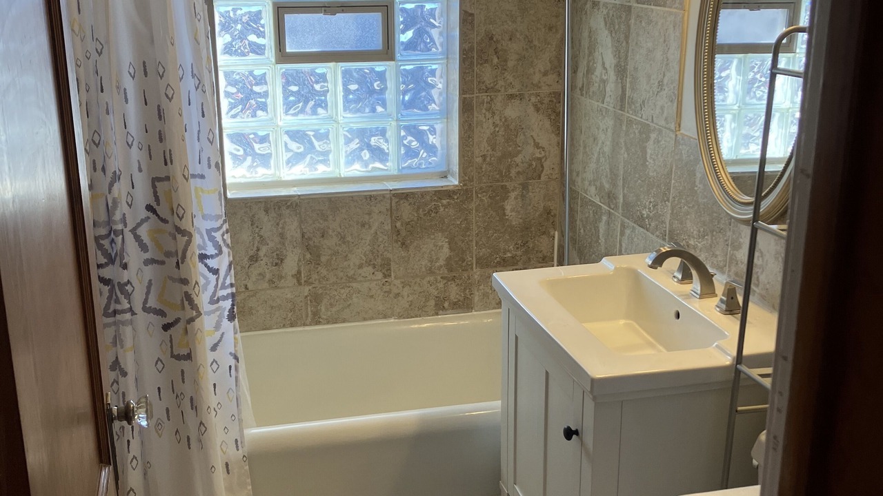 Photo of Bathroom in Marshall