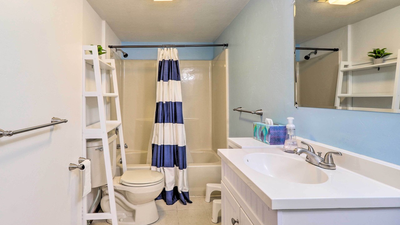 Photo of Bathroom in Lakeside