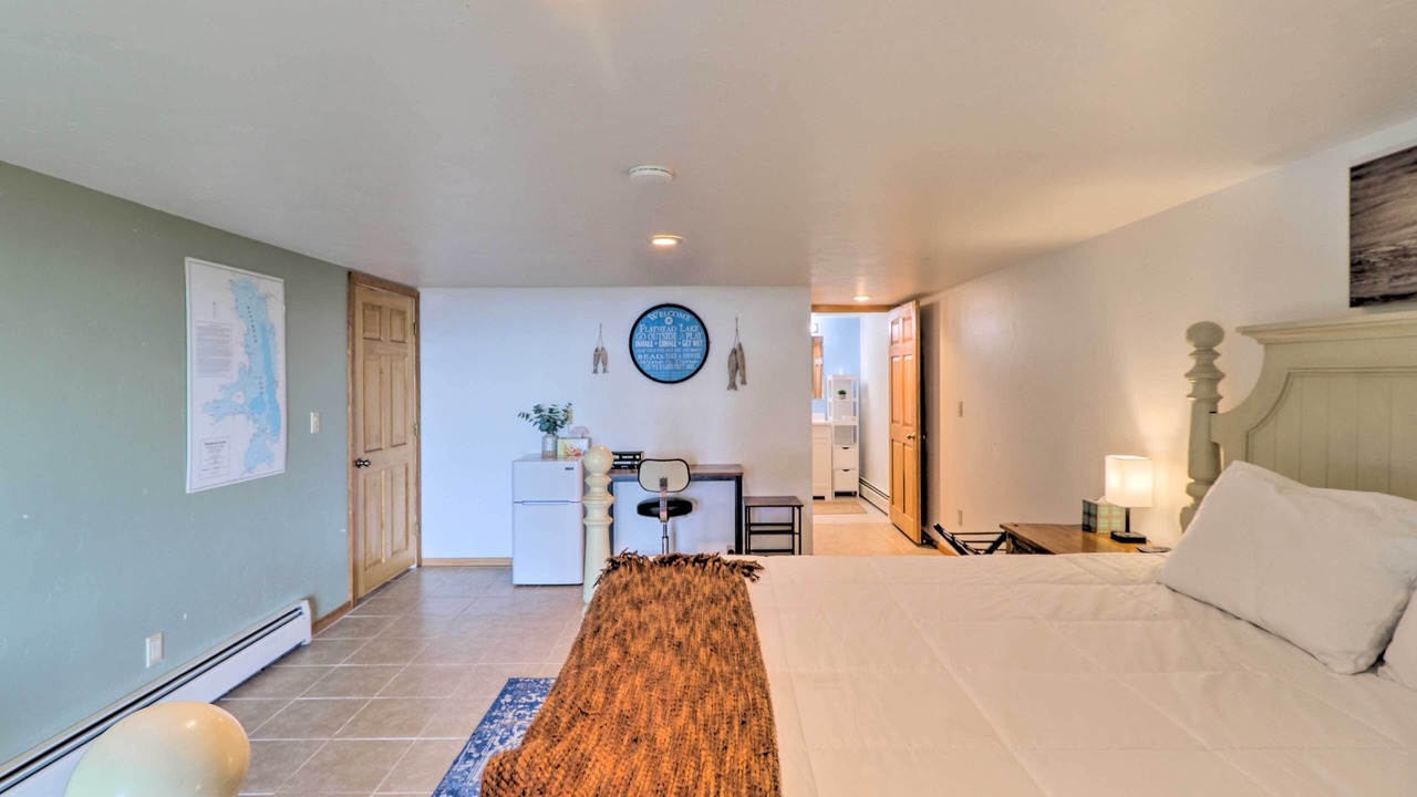 Photo of Bedroom in Lakeside