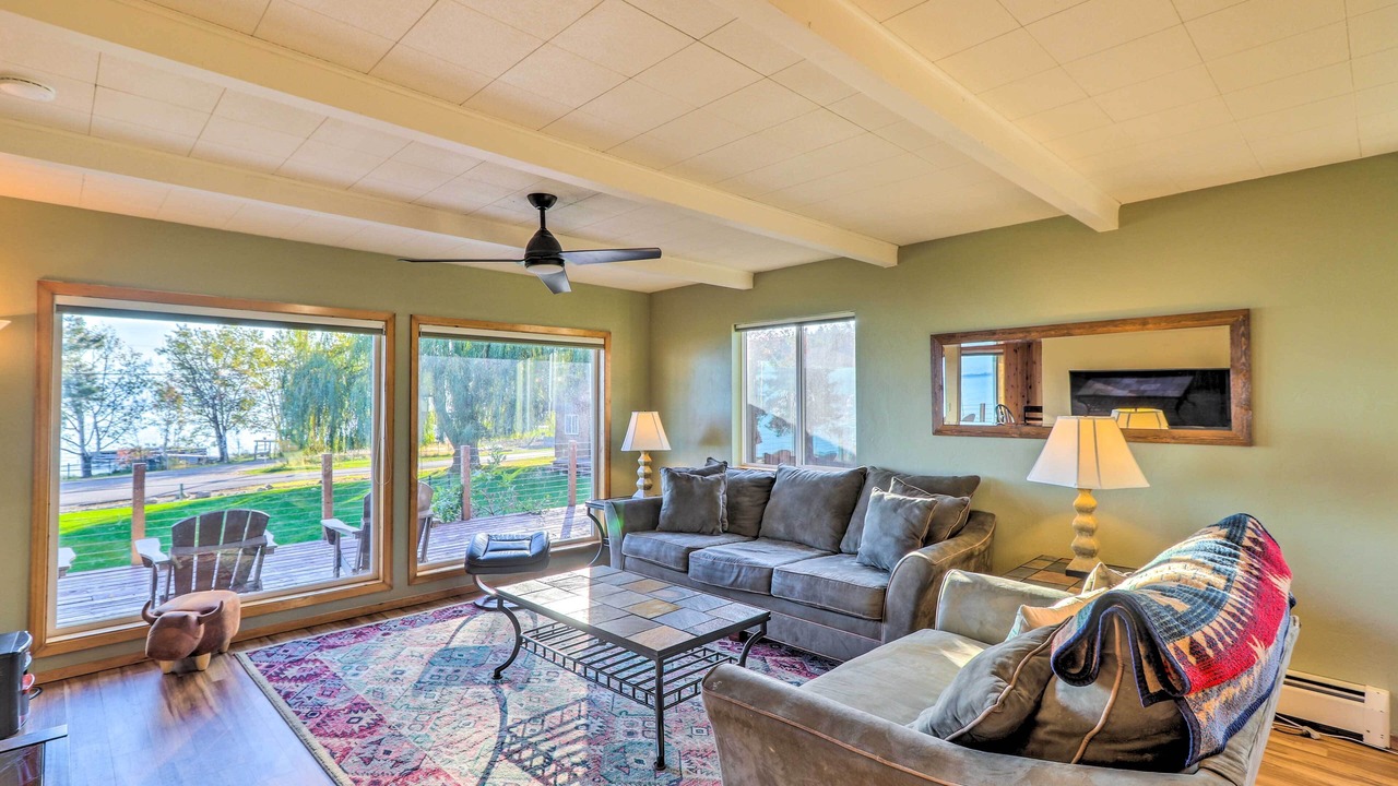 Photo of Bedroom in Lakeside