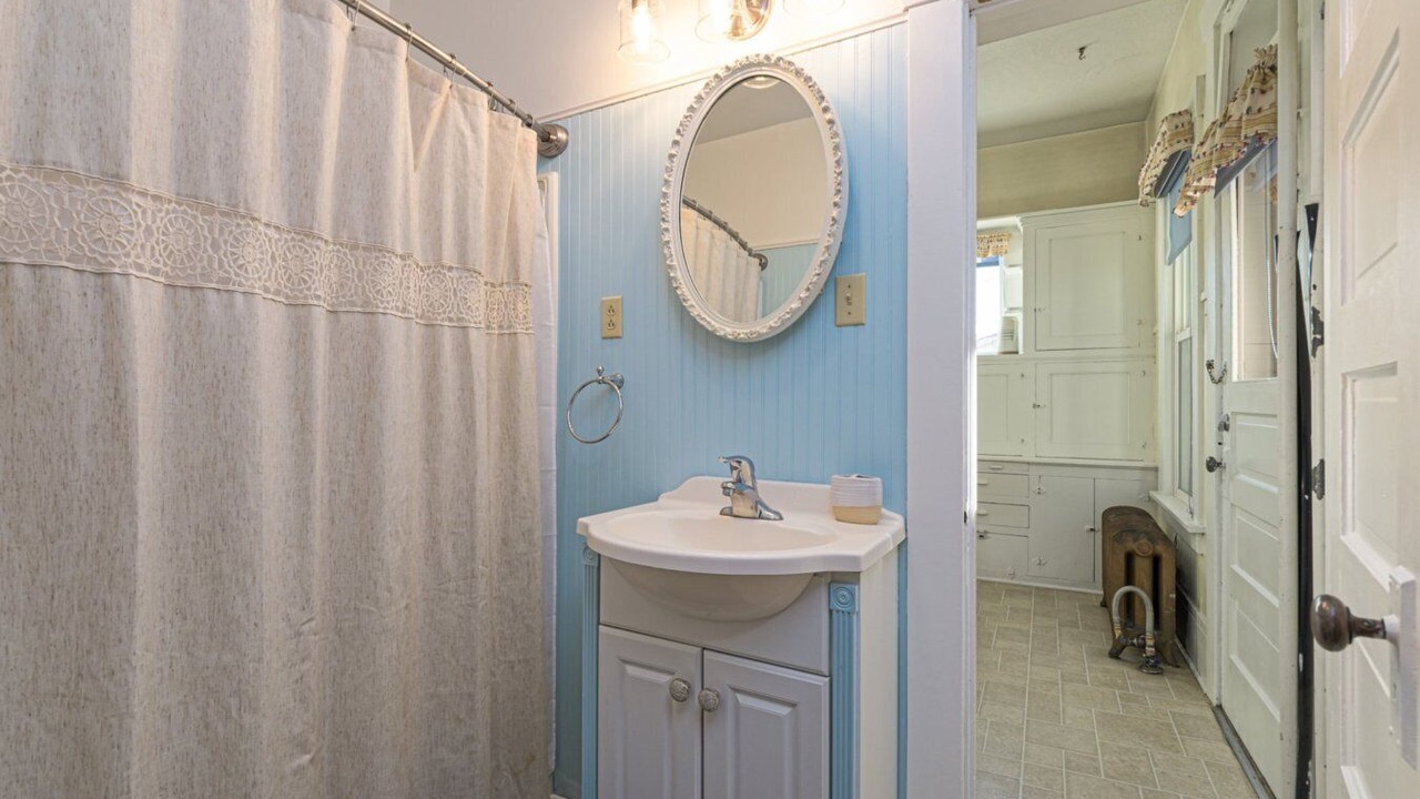 Photo of Bathroom in Riverfront