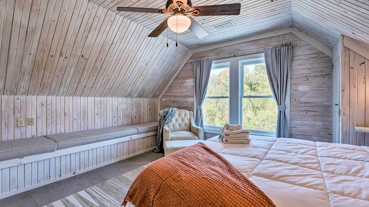 Photo of Bedroom in Fruitvale