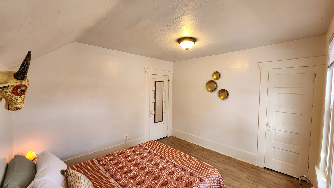 Photo of Bedroom in Riverfront