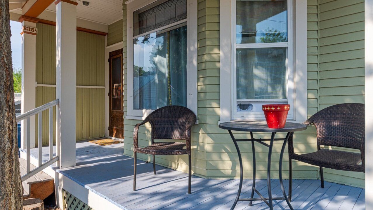 Photo of Patio Balcony in Riverfront
